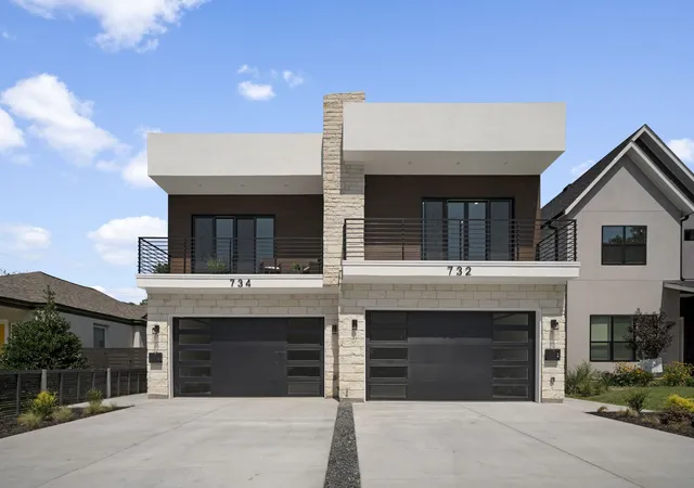 Photo 1 of Single family home for sale at 732 Cedar Hill Ave, Dallas, TX 75208 | MLS# 21313122 | Listing updated on 2026-07-13