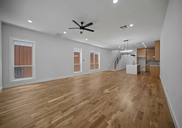 Photo 4 of Single family home for sale at 732 Cedar Hill Ave, Dallas, TX 75208 | MLS# 21313122 | Listing updated on 2026-07-13