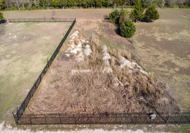 Photo 2 of Land for sale at 20 S Lancaster Hutchins Rd, Lancaster, TX 75146 | MLS# 21313371 | Listing updated on 2026-08-18