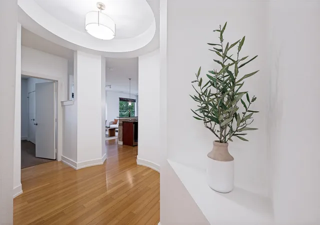 Listing Photo 3 - Condo for sale in building located at 4333 Gilbert Ave, Dallas, TX 75219 - Unit #219
