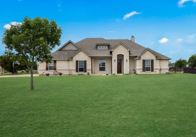 Homes for sale in Godley, TX | 120 Lone Star Wy, Godley, TX 76044 | MLS# 21312073