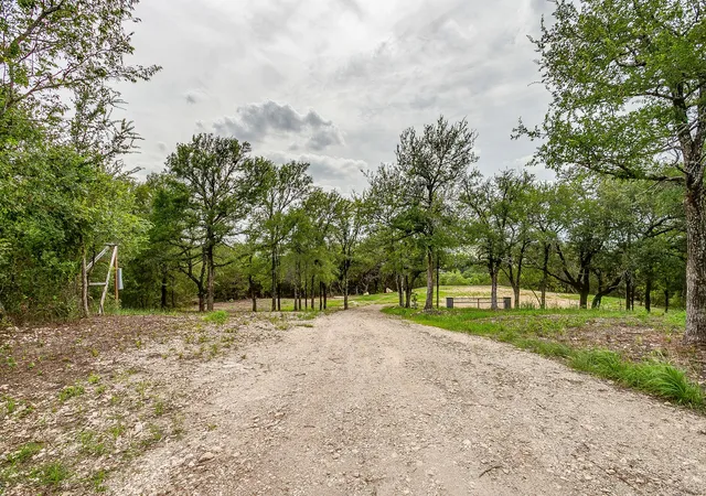 Homes for sale in Cresson, TX | 113 Overlook Ct, Cresson, TX 76035 | MLS# 21313339