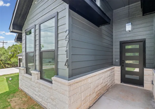 Photo 3 of Sale Pending at 2714 Steepleridge Cir, Granbury, TX 76048 | MLS# 21312019 | Listing updated on 2026-08-31