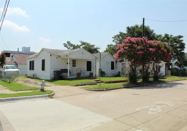 Photo 3 of Single family home for sale at 3122 Herbert St, Dallas, TX 75212 | MLS# 21309397 | Listing updated on 2026-08-20
