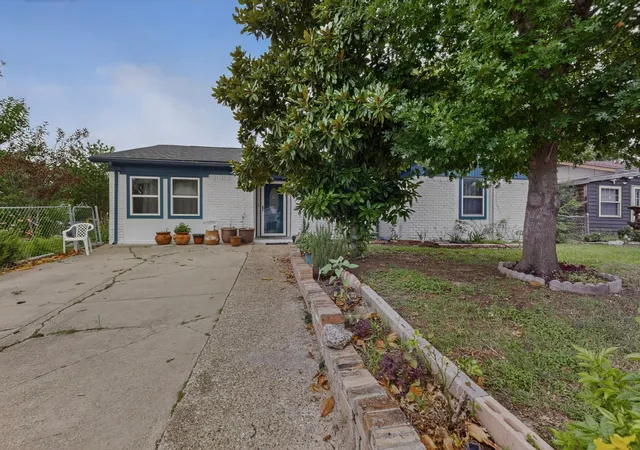 4th image of 12207 Queen Dr, Balch Springs, TX 75180 | MLS# 21294231