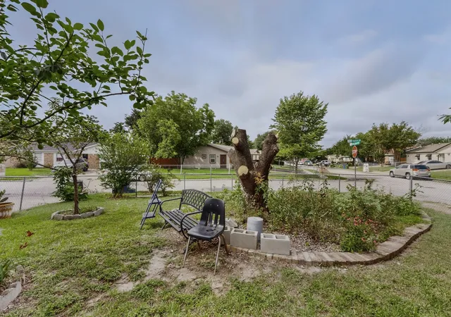 5th image of 12207 Queen Dr, Balch Springs, TX 75180 | MLS# 21294231