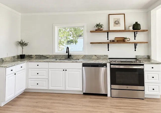 Photo 4 of Single family home for sale at 1007 N Lane St, Comanche, TX 76442 | MLS# 21313451 | Listing updated on 2026-09-21