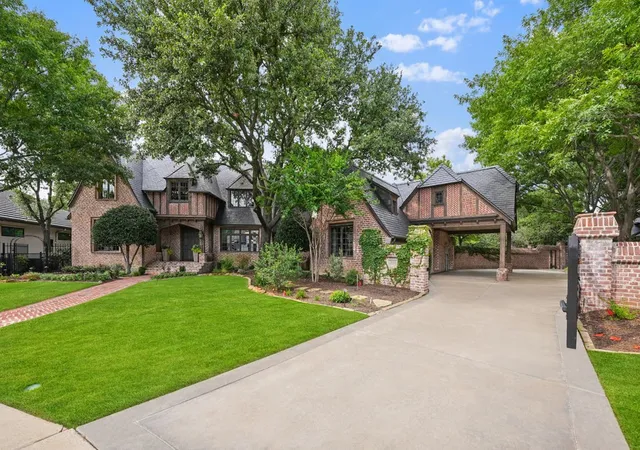 Photo 3 of Sale Pending at 3820 Touraine Dr, Frisco, TX 75034 | MLS# 21312790 | Listing updated on 2026-07-11