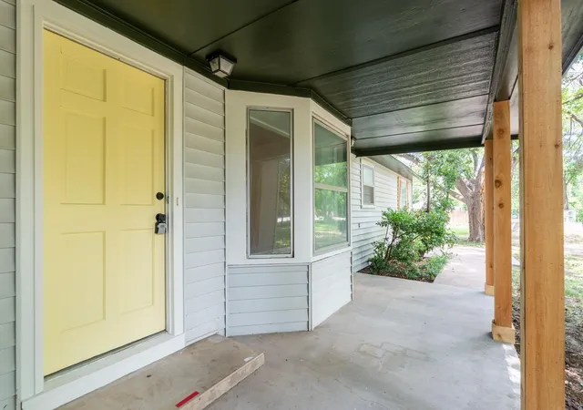 Photo 3 of Single family home for sale at 102 S 2nd St, Clyde, TX 79510 | MLS# 21313422 | Listing updated on 2026-10-07