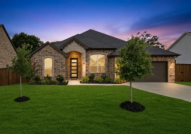 Photo 2 of Sale Pending at 1128 Trinity Dr, Springtown, TX 76082 | MLS# 21309260 | Listing updated on 2026-08-03