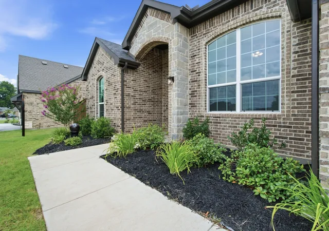 Photo 3 of Sale Pending at 1128 Trinity Dr, Springtown, TX 76082 | MLS# 21309260 | Listing updated on 2026-08-03