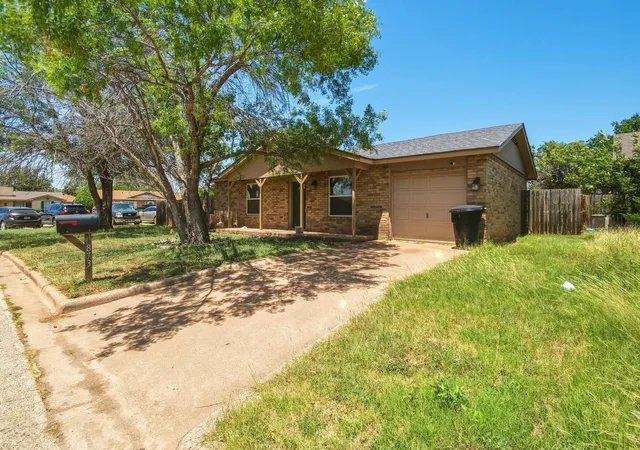 Photo 2 of Single family home for sale at 873 Presidio Dr, Abilene, TX 79605 | MLS# 21313511 | Listing updated on 2026-07-23