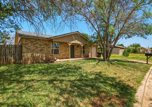 Photo 3 of Single family home for sale at 873 Presidio Dr, Abilene, TX 79605 | MLS# 21313511 | Listing updated on 2026-07-23