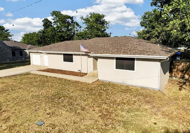 Photo 3 of Single family home for sale at 702 N Us Hwy 69, Celeste, TX 75423 | MLS# 21313559 | Listing updated on 2026-08-29