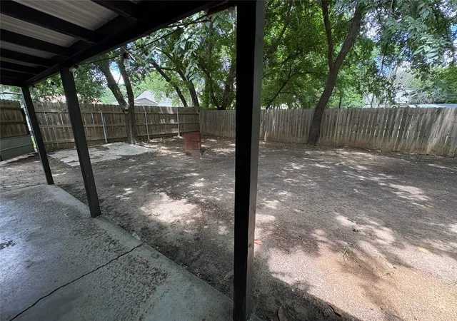 Homes for sale in St Jo, TX | 607 S Broad St, St Jo, TX 76265 | MLS# 21313412