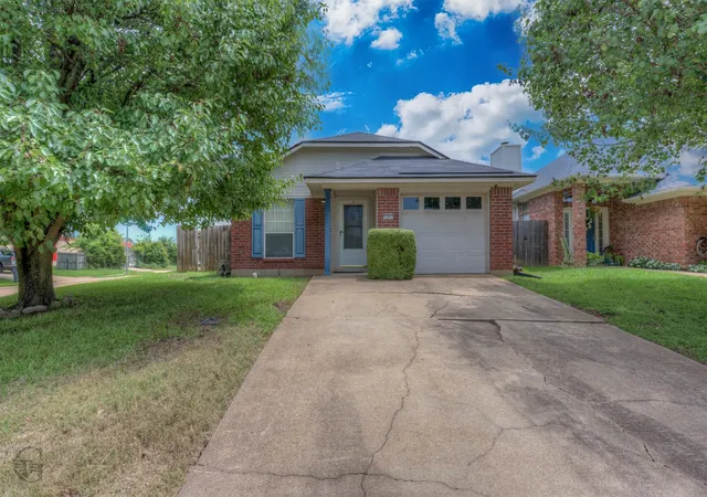 1st image of 3301 Danbury Ct, Bossier City, LA 71112 | MLS# 21313572
