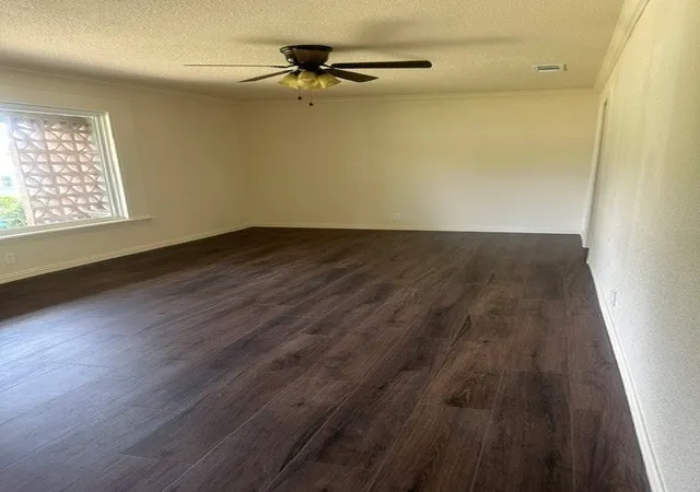 Photo 3 of Single family home for sale at 106 Tipton St, Whitesboro, TX 76273 | MLS# 21313582 | Listing updated on 2026-07-19