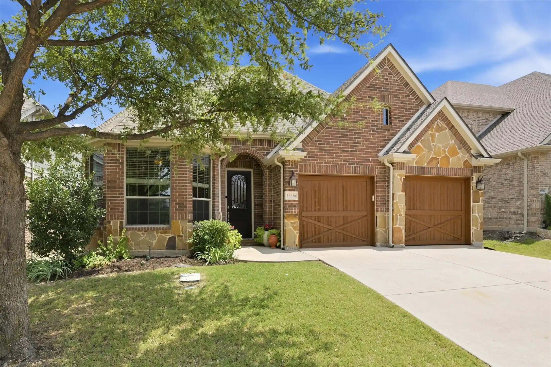 Photo 1 of Single family home for sale at 15316 Mallard Creek St, Roanoke, TX 76262 | MLS# 21313377 | Listing updated on 2026-10-13