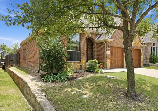 Photo 2 of Single family home for sale at 15316 Mallard Creek St, Roanoke, TX 76262 | MLS# 21313377 | Listing updated on 2026-09-19