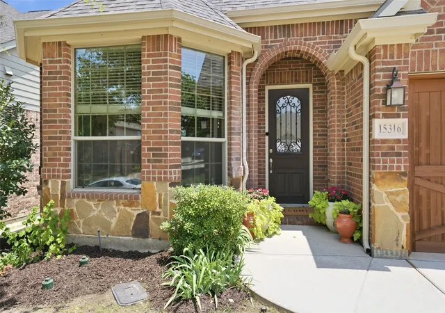 Photo 3 of Single family home for sale at 15316 Mallard Creek St, Roanoke, TX 76262 | MLS# 21313377 | Listing updated on 2026-09-19
