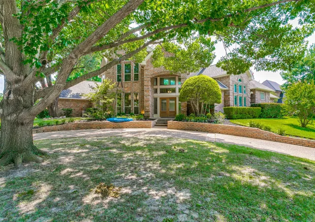 Homes for sale in Colleyville, TX | 4313 Pembrooke Pkwy N, Colleyville, TX 76034 | MLS# 21312834