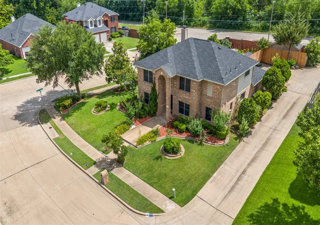 Photo 3 of Single family home for sale at 3341 Pecan Shadow Wy, Mesquite, TX 75181 | MLS# 21313443 | Listing updated on 2026-08-22