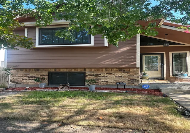 Photo 1 of Sale Pending at 714 Greenridge Dr, Arlington, TX 76017 | MLS# 21313368 | Listing updated on 2026-07-25