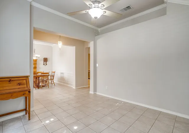 Photo 3 of Sale Pending at 1100 Andromeda Wy, Arlington, TX 76013 | MLS# 21313438 | Listing updated on 2026-07-28