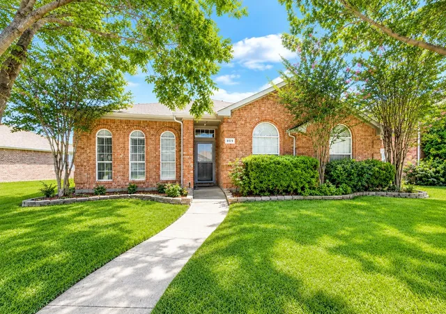 Homes for sale in Allen, TX | 809 Aylesbury Dr, Allen, TX 75002 | MLS# 21311449