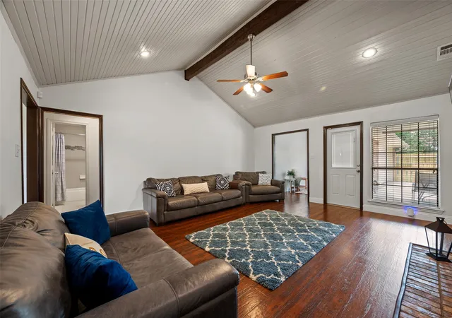 Homes for sale in Irving, TX | 2405 Castle St, Irving, TX 75038 | MLS# 21311857