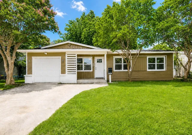 Homes for sale in Dallas, TX | 11817 Fernald Ave, Dallas, TX 75218 | MLS# 21313592