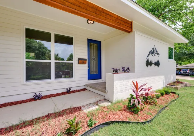 Photo 4 of Single family home for sale at 9795 Twin Creek Cir, Dallas, TX 75228 | MLS# 21308823 | Listing updated on 2026-08-23
