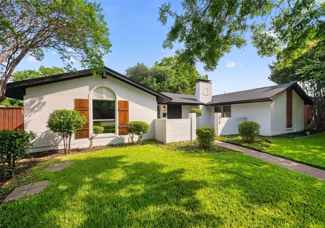 Photo 2 of Single family home for sale at 3919 Ridgeoak Wy, Dallas, TX 75244 | MLS# 21313494 | Listing updated on 2026-08-17