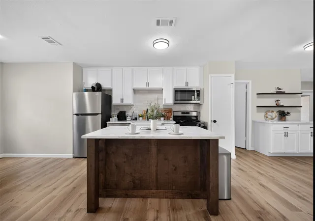Photo 3 of Single family home for sale at 3919 Ridgeoak Wy, Dallas, TX 75244 | MLS# 21313494 | Listing updated on 2026-08-17