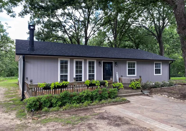 Photo 2 of Single family home for sale at 124 Armada Loop, Mabank, TX 75156 | MLS# 21280612 | Listing updated on 2026-09-05