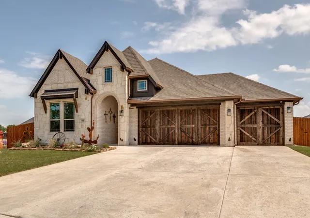 Homes for sale in Waxahachie, TX | 111 Tetrad Cir, Waxahachie, TX 75165 | MLS# 21306362