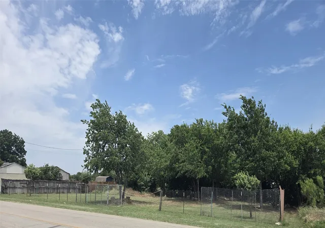 Photo 3 of Land for sale at 2709 Beverly Ave, Fort Worth, TX 76104 | MLS# 21312436 | Listing updated on 2026-08-22