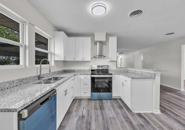 Photo 3 of Sale Pending at 508 Se 25th Ave, Mineral Wells, TX 76067 | MLS# 21313434 | Listing updated on 2026-08-22