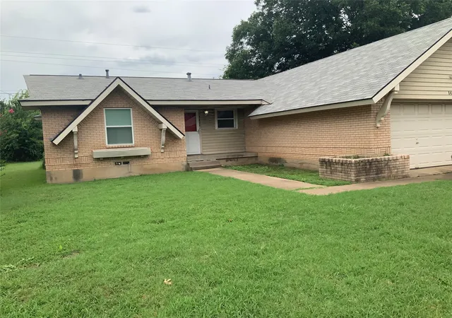 Homes for sale in Midlothian, TX | 1421 N 9th St, Midlothian, TX 76065 | MLS# 21313557