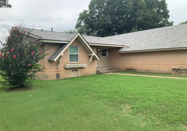 Homes for sale in Midlothian, TX | 1421 N 9th St, Midlothian, TX 76065 | MLS# 21313557