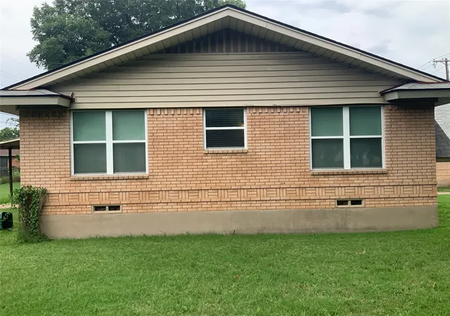 Homes for sale in Midlothian, TX | 1421 N 9Th St, Midlothian, TX 76065 | MLS# 21313557