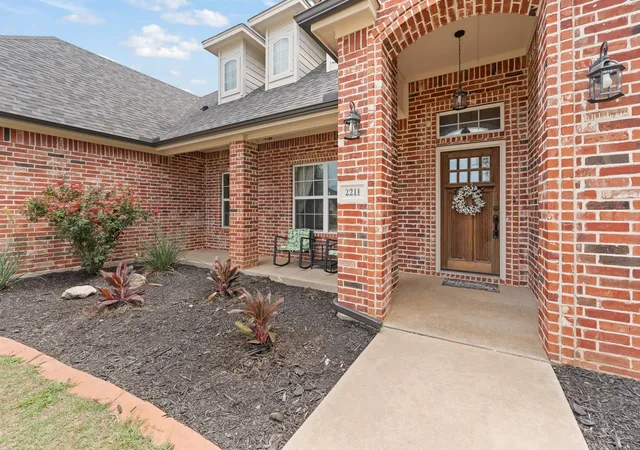 Photo 2 of Single family home for sale at 2211 Nottaway Dr, Cleburne, TX 76033 | MLS# 21312973 | Listing updated on 2026-08-24