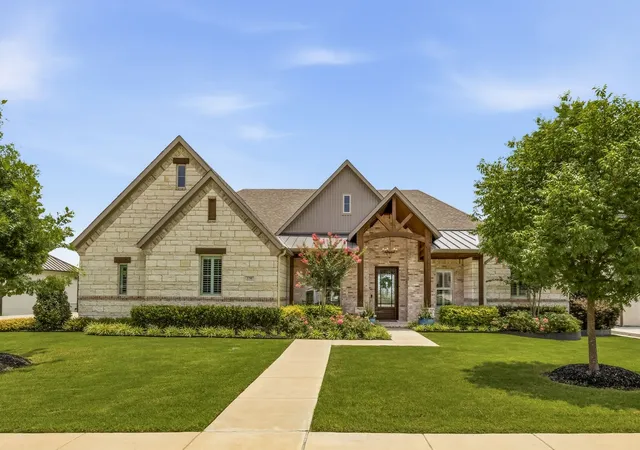 Photo 1 of Sale Pending at 130 Sawgrass Dr, Rockwall, TX 75032 | MLS# 21308304 | Listing updated on 2026-08-25