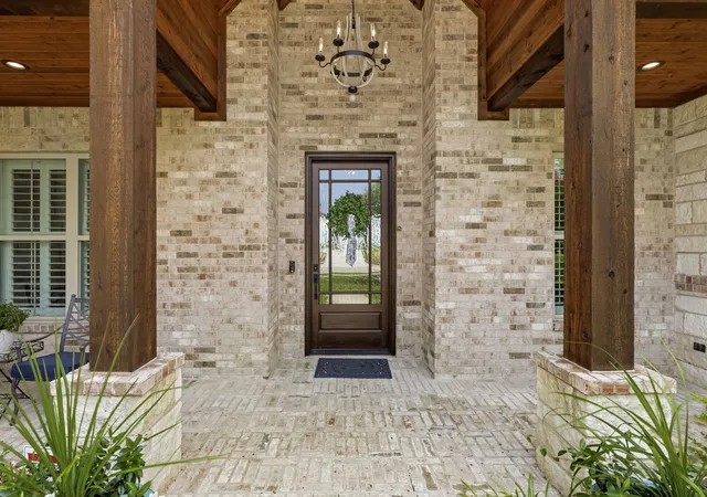 Photo 3 of Sale Pending at 130 Sawgrass Dr, Rockwall, TX 75032 | MLS# 21308304 | Listing updated on 2026-08-25