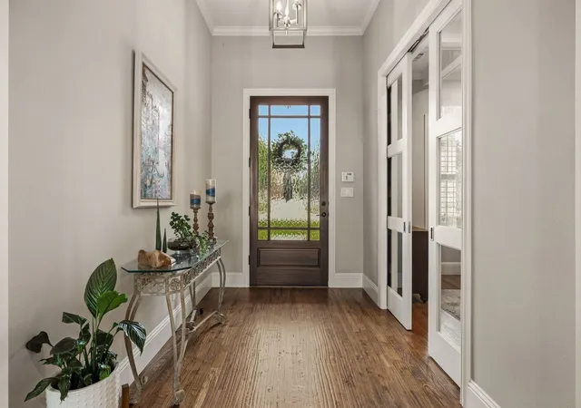 Photo 3 of Sale Pending at 130 Sawgrass Dr, Rockwall, TX 75032 | MLS# 21308304 | Listing updated on 2026-08-25