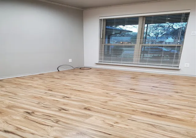 2nd image of 7422 7424 Walling Ln, Dallas, TX 75231 | MLS# 21313474