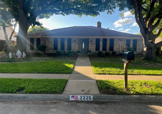 Photo 3 of Single family home for sale at 2225 Stone Creek Dr, Plano, TX 75075 | MLS# 21296278 | Listing updated on 2026-08-24