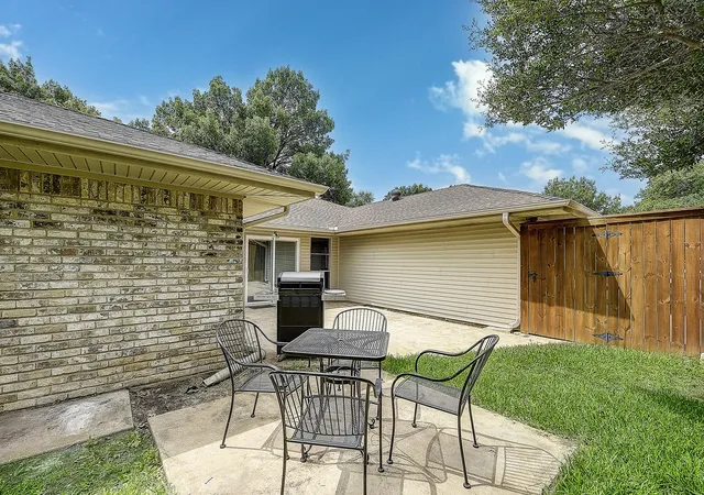 Photo 3 of Single family home for sale at 2225 Stone Creek Dr, Plano, TX 75075 | MLS# 21296278 | Listing updated on 2026-08-24