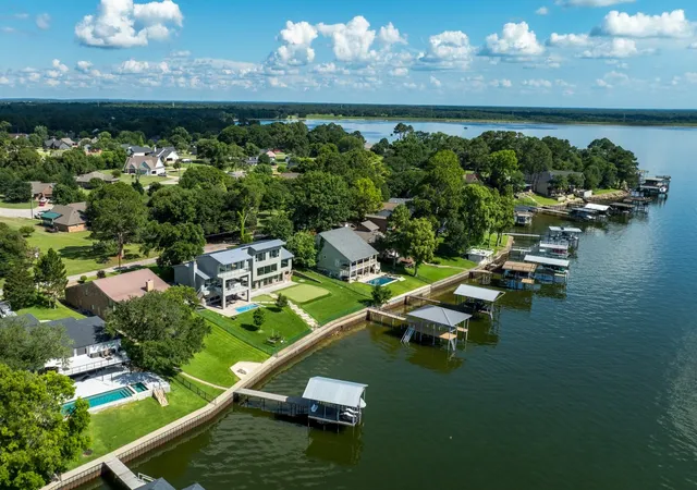 Homes for sale in Star Harbor, TX | 123 Shoreline Dr, Star Harbor, TX 75148 | MLS# 21310545