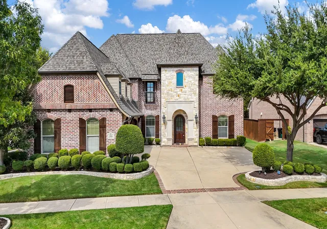 Photo 2 of Sale Pending at 3920 Briar Tree Ln, Frisco, TX 75034 | MLS# 21312430 | Listing updated on 2026-10-07